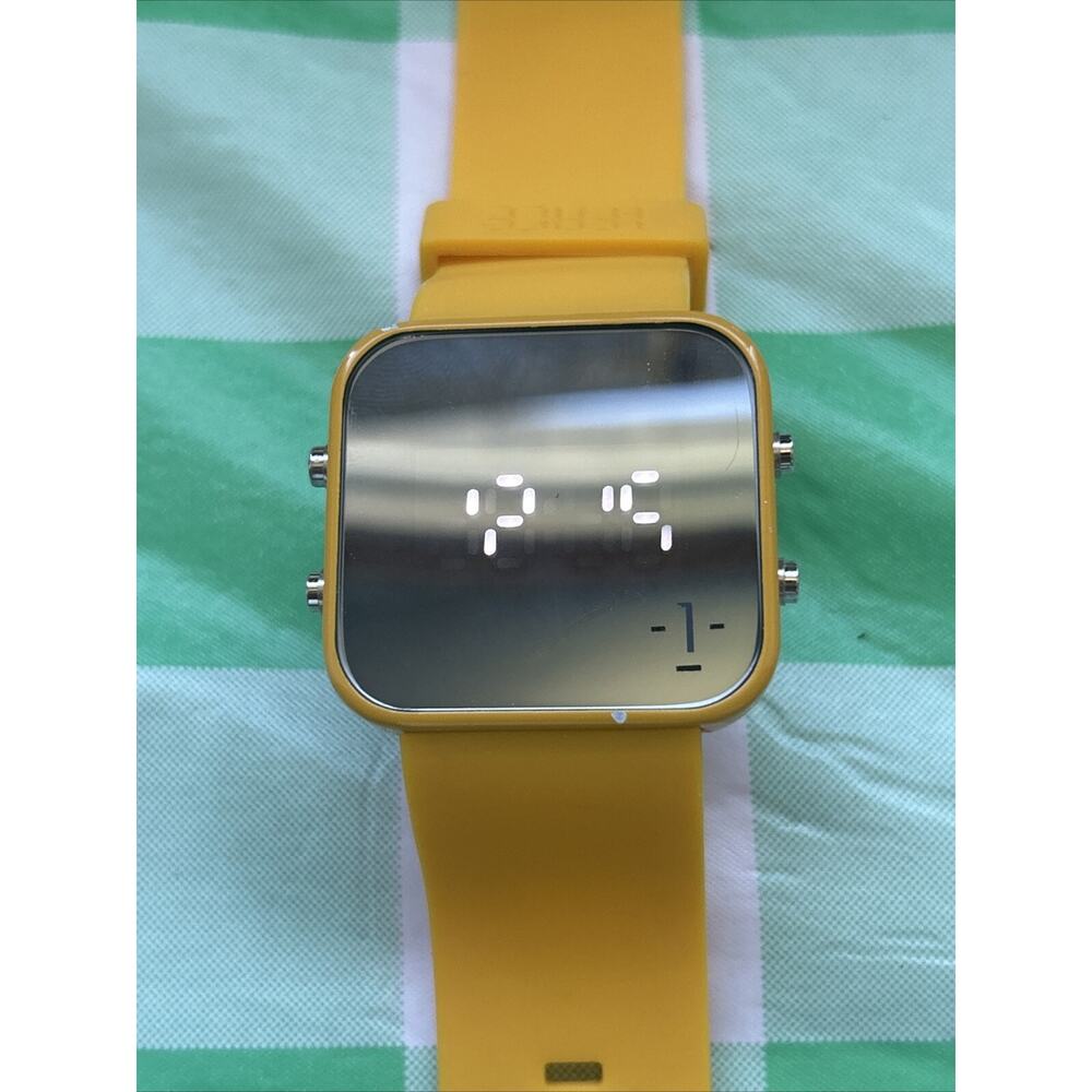 1 Face Yellow Band Digital Watch